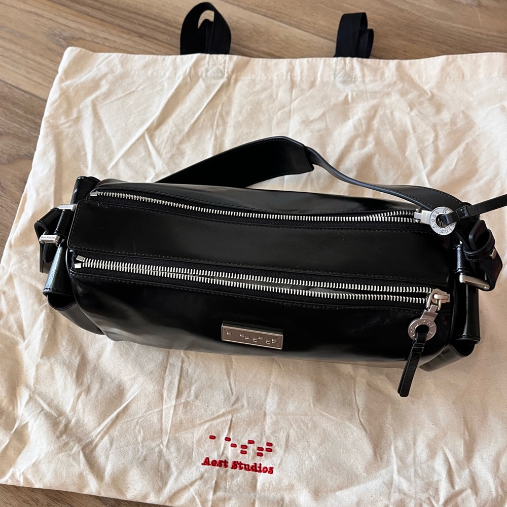 Aest Studios Capture Medium Sling Bag with Crossbody Strap included - Picture 8 of 11